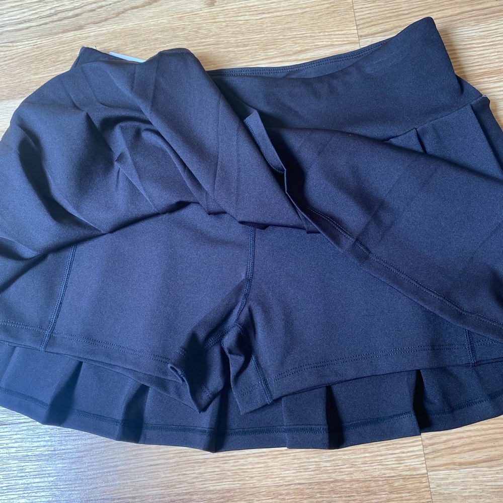 NWT! Athletic tennis skirt with shorts. Pleated. Size L - Picture 2 of 9